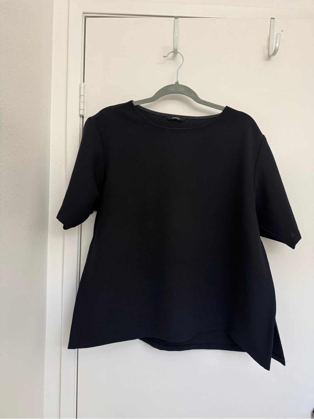 Kaarem Boxy Black Short-Sleeve Crewneck Top